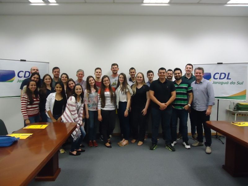 Diretor de SPC da CDL Jaraguá do Sul realiza palestra