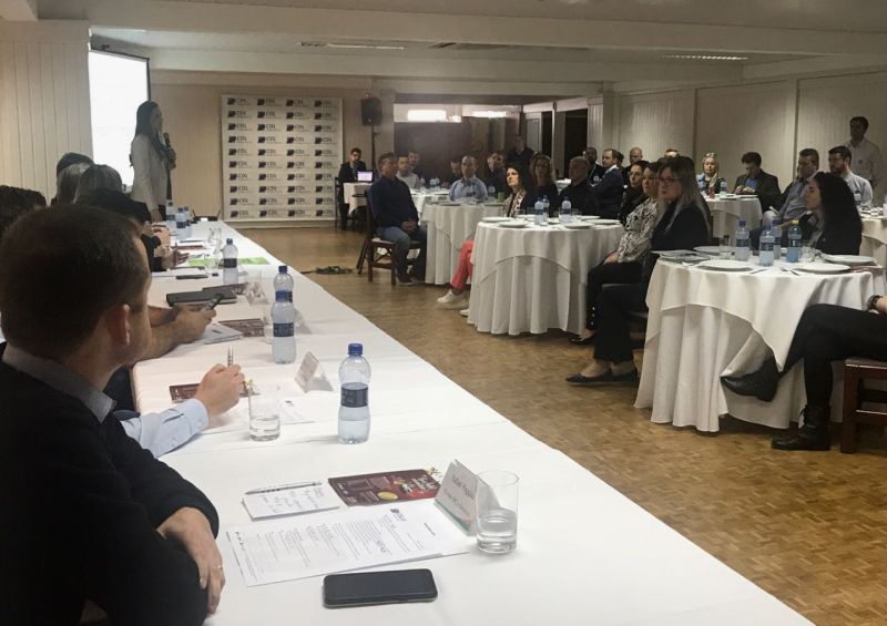 CDL apresenta campanha de Natal durante plenária mensal
