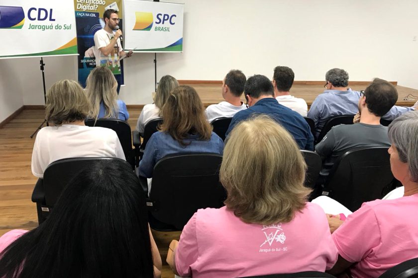 CDL promove plenária mensal e trata sobre tecnologia de pagamentos NFC