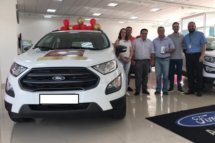 Realizada a entrega do automóvel EcoSport da campanha “Um Natal Encantado”