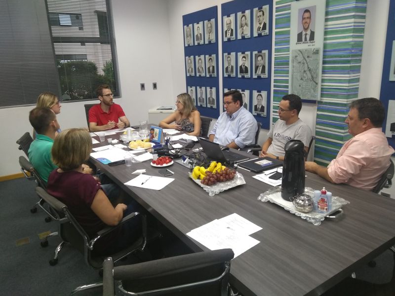 Reunião mensal da Diretoria é realizada na CDL