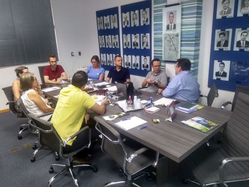 Reunião mensal da diretoria é realizada na CDL