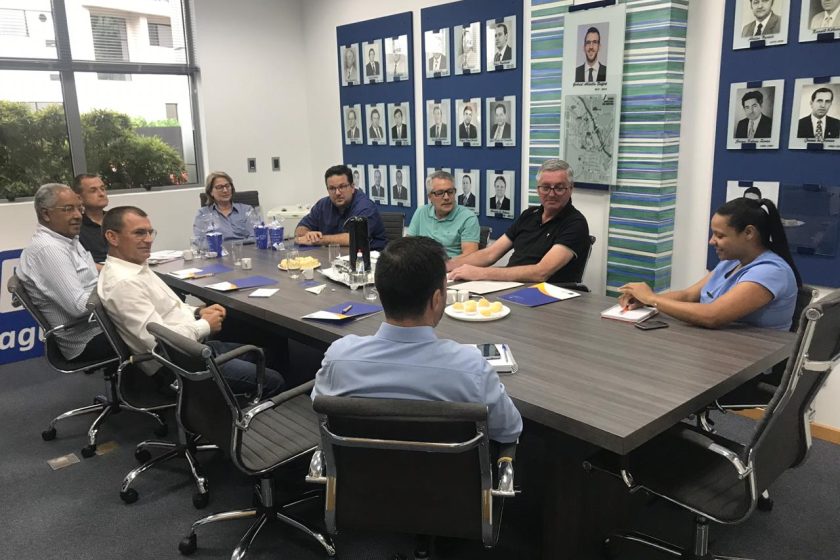 Entidade recebe visita da CDL de Itajaí
