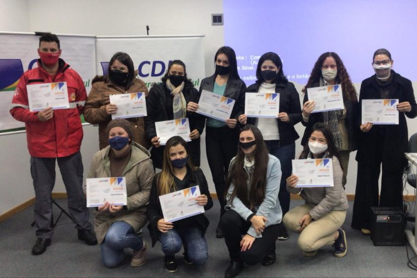 Entrega dos Certificados aos alunos do Curso de Libras