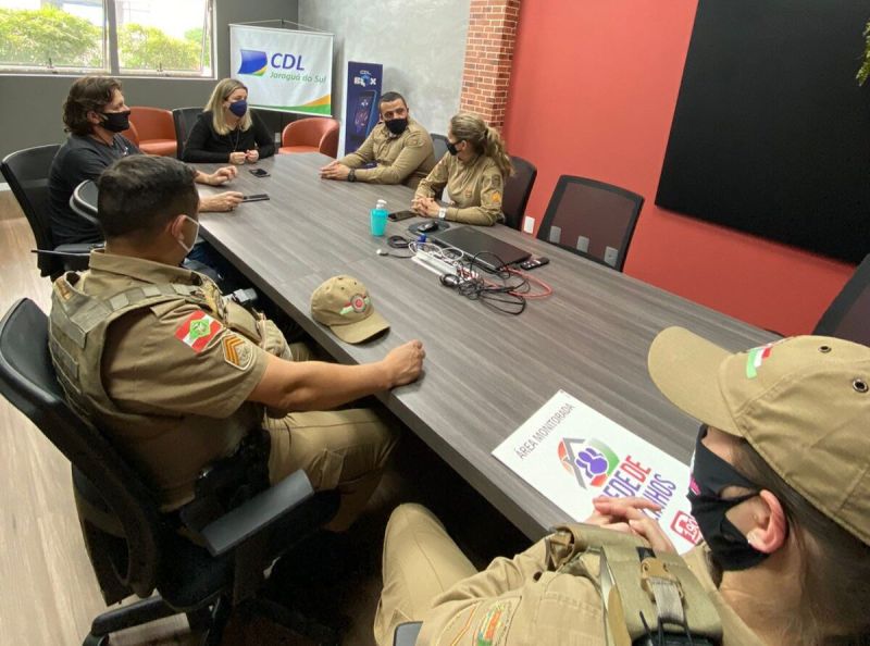 Comércio de Jaraguá do Sul discute parceria com a PM por mais segurança