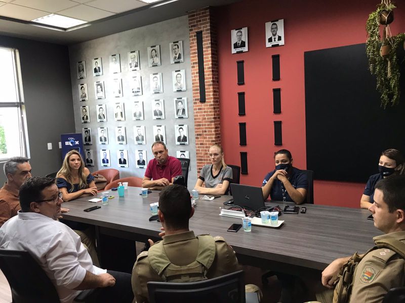 CDL, Polícia Militar e Civil discutem segurança no comércio de Jaraguá