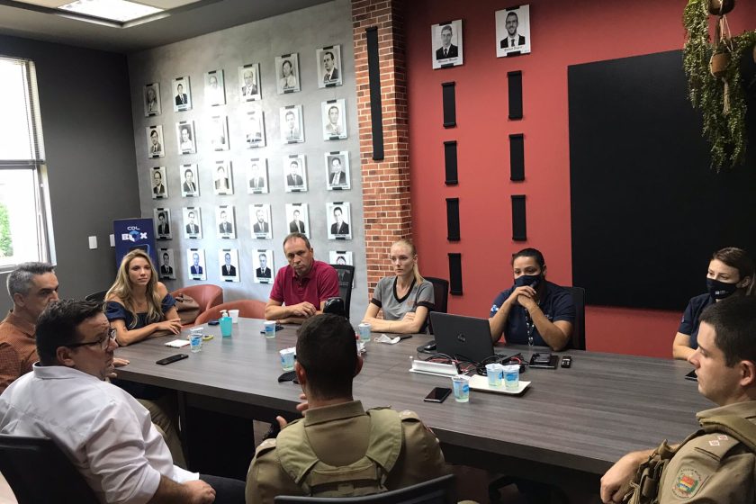 CDL, Polícia Militar e Civil discutem segurança no comércio de Jaraguá