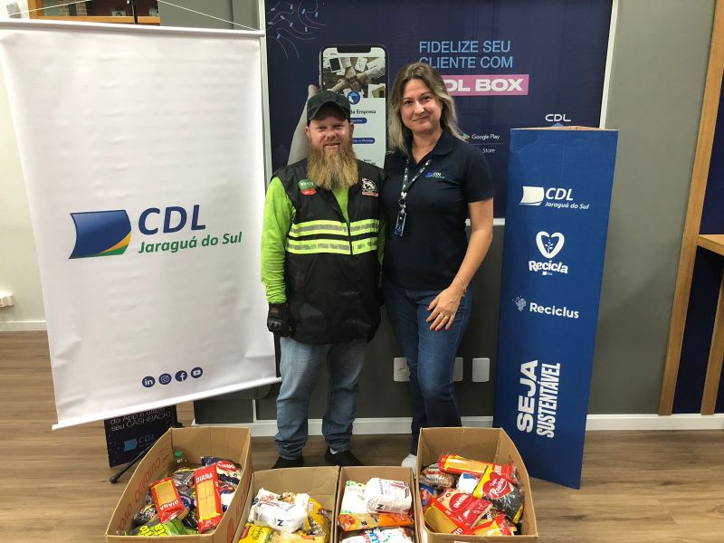 CDL faz doação de alimentos arrecadados