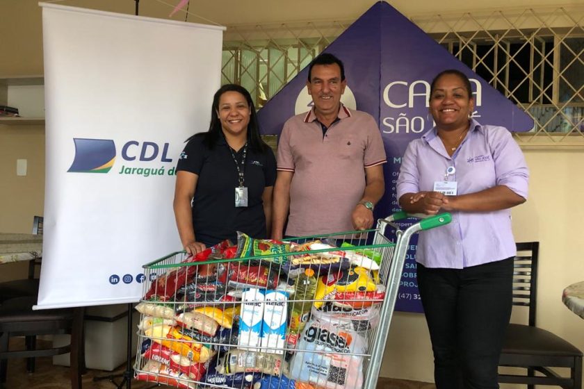 CDL de Jaraguá do Sul doou 100kg de alimentos para a Casa São José